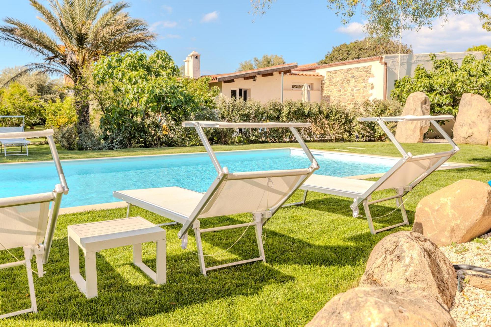 Stazzo San Teodoro Il Ginepro Piscina Condivisa Leilighet Eksteriør bilde